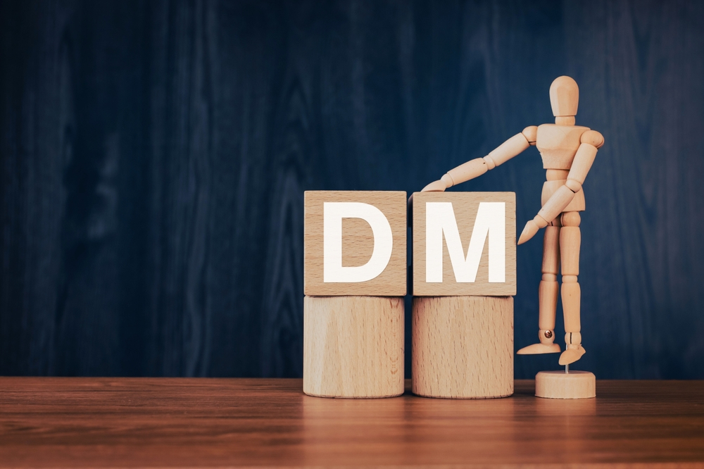 Effective Strategies to Respond to a DM: Tips for Personal and Business Accounts